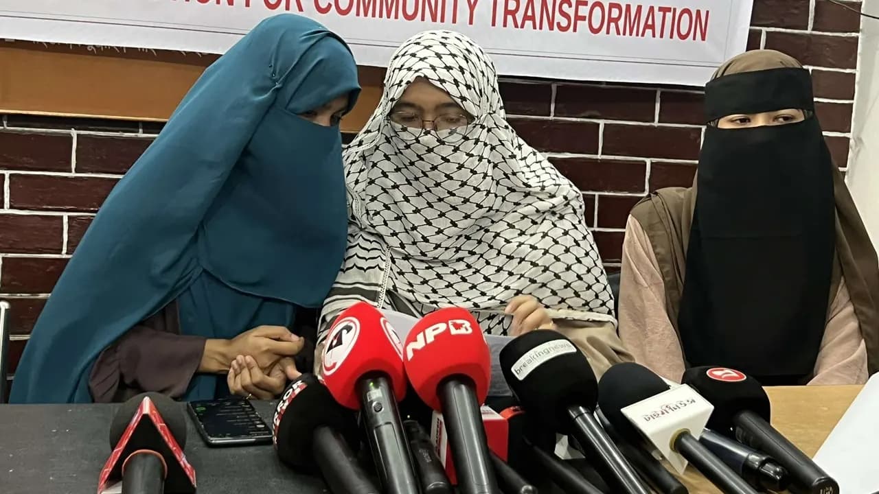 হিজাব: বিশ্বাসের অধিকার ও নীরব প্রতিবাদের ভাষা