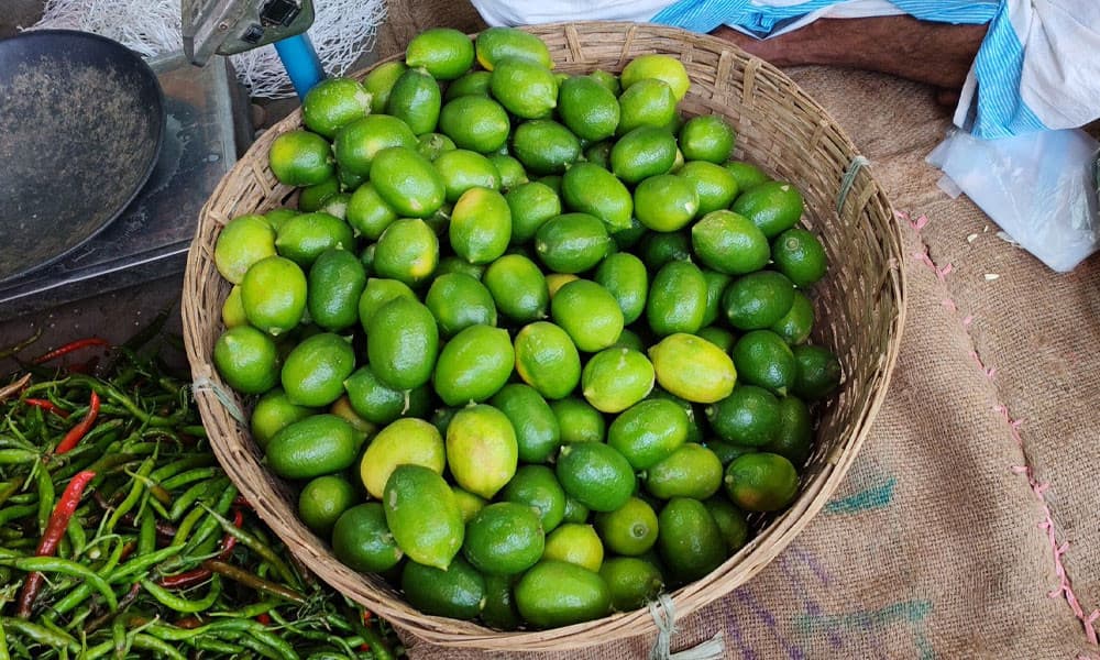প্রথম রমজানেই দিনাজপুরে ইফতারসামগ্রীসহ নিত্যপণ্যের দাম বৃদ্ধি