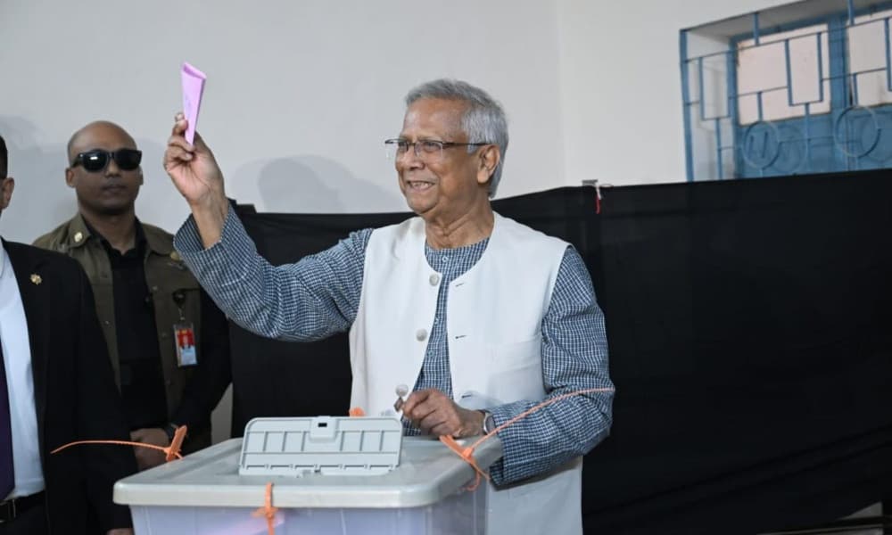 ভোট দিলেন প্রধান উপদেষ্টা