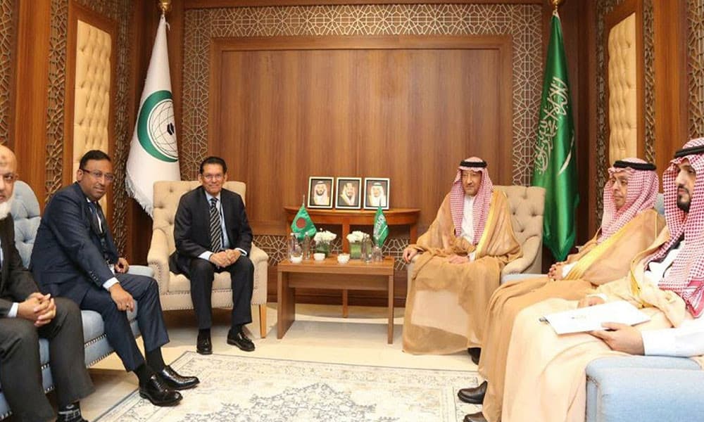 ওআইসির শীর্ষ নেতাদের সাথে পররাষ্ট্রমন্ত্রীর বৈঠক