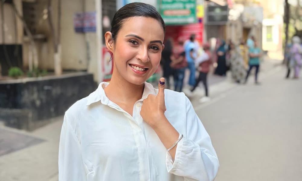 ভোট উৎসবে প্রথমবার, অভিনেত্রীর প্রত্যাশা ‘সংস্কৃতি অঙ্গনের উন্নতি’