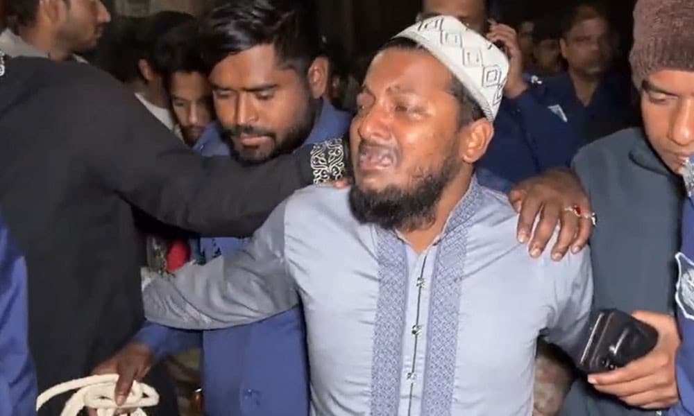 প্যারোলে মুক্তি পেয়ে বাবার জানাজায় অংশ নিলেন ছাত্রদল নেতা