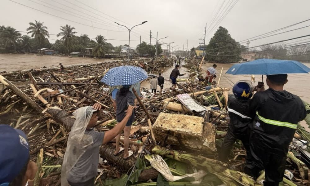 ফিলিপাইনে ঘূর্ণিঝড়ে ১২ জনের মৃত্যু, ক্ষতিগ্রস্ত ২ লাখের বেশি মানুষ
