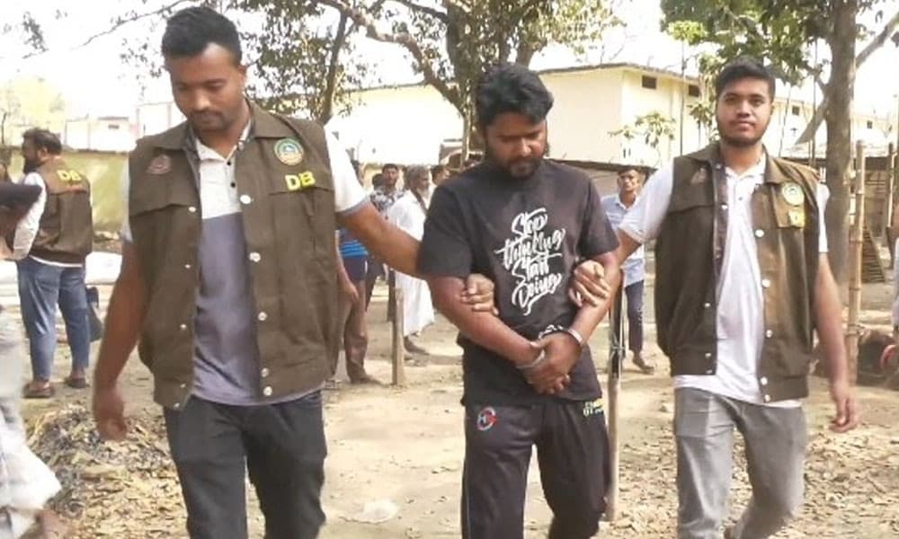 টিসিবির পণ্য কালোবাজারে, ব্যবসায়ী আটক