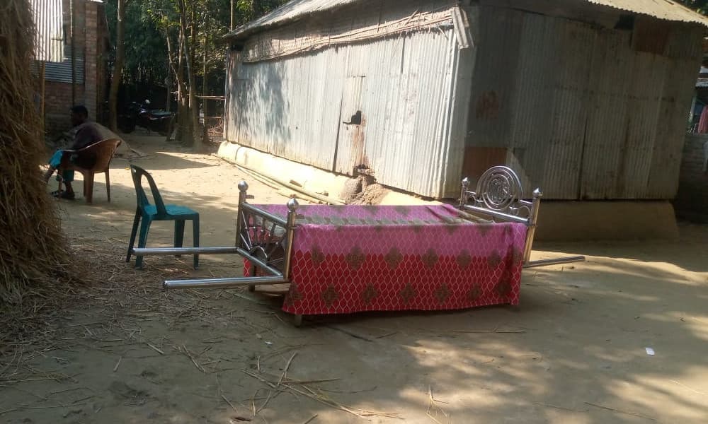 ৩০ ঘণ্টা বাবার মরদেহ আটকে রাখার পর লিখিত সমঝোতায় দাফন