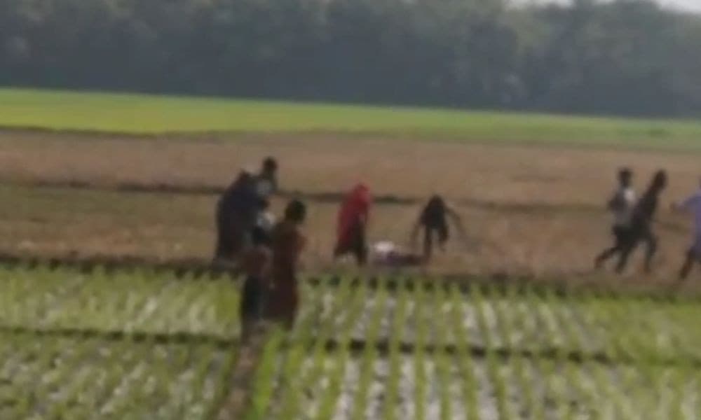 নাতীদের বিরুদ্ধে নানীসহ পরিবারের ১০ জনকে কুপিয়ে জখমের অভিযোগ