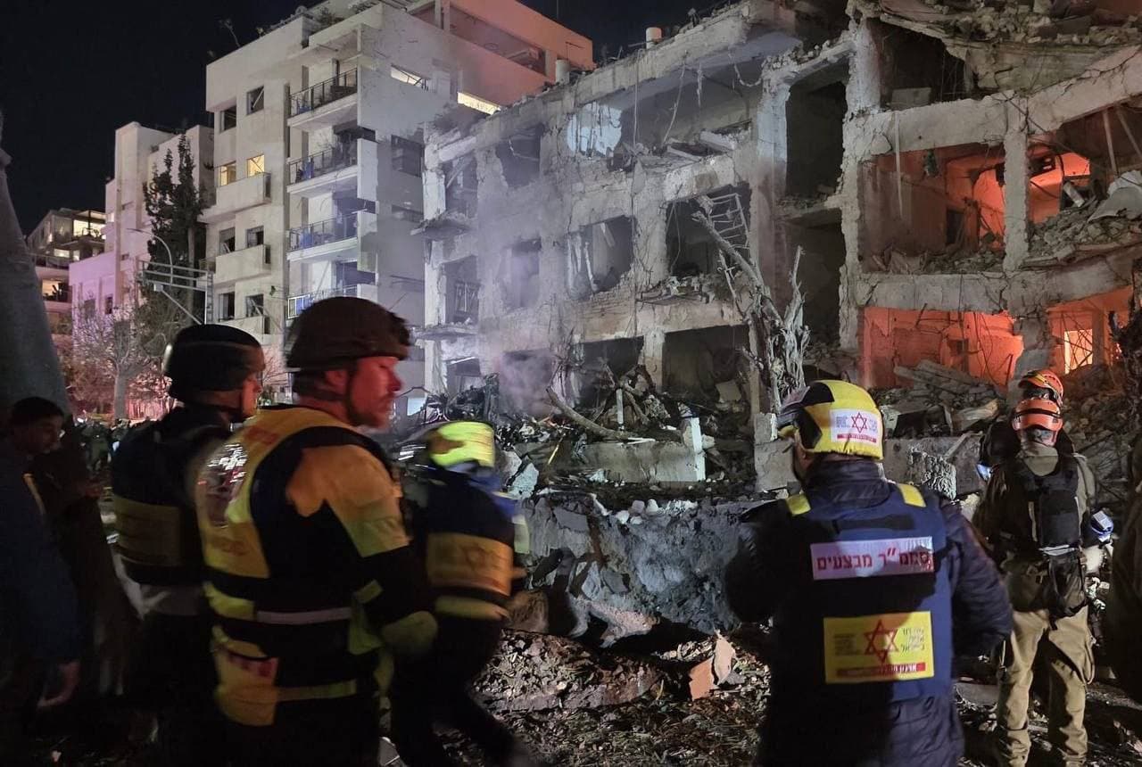 মার্কিন যুক্তরাষ্ট্র-ইসরায়েলের আগ্রাসী হামলা, ইরানের পাল্টা জবাব: এক দিনে মধ্যপ্রাচ্যে যুদ্ধের পুরো চিত্র