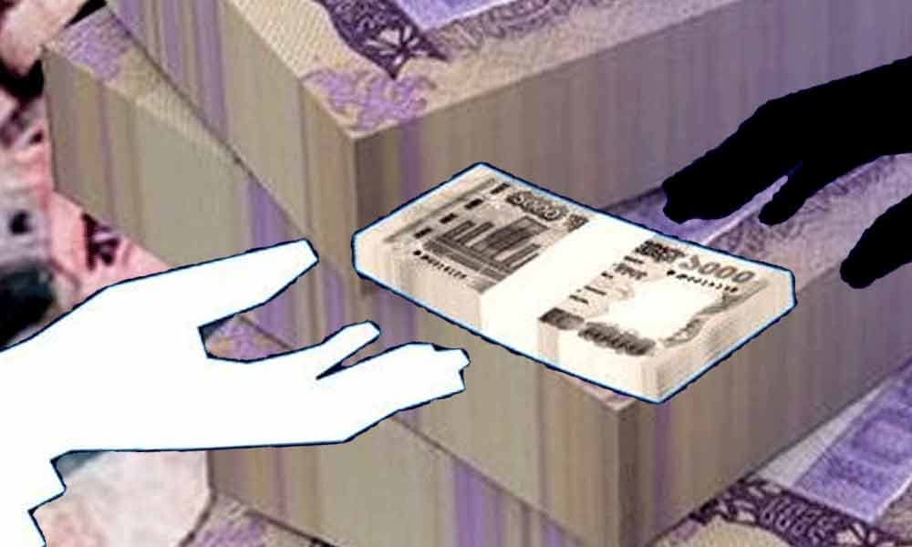 কালোটাকার ছড়াছড়ি নির্বাচনের মাঠে