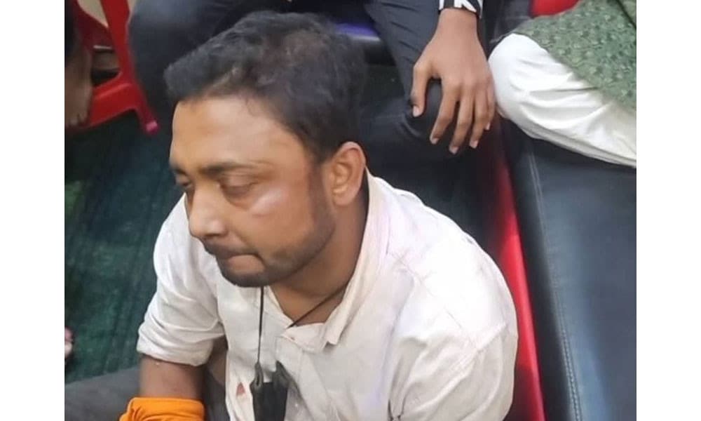 ছিনতাইকারীর কবজি কেটে দিল জনতা