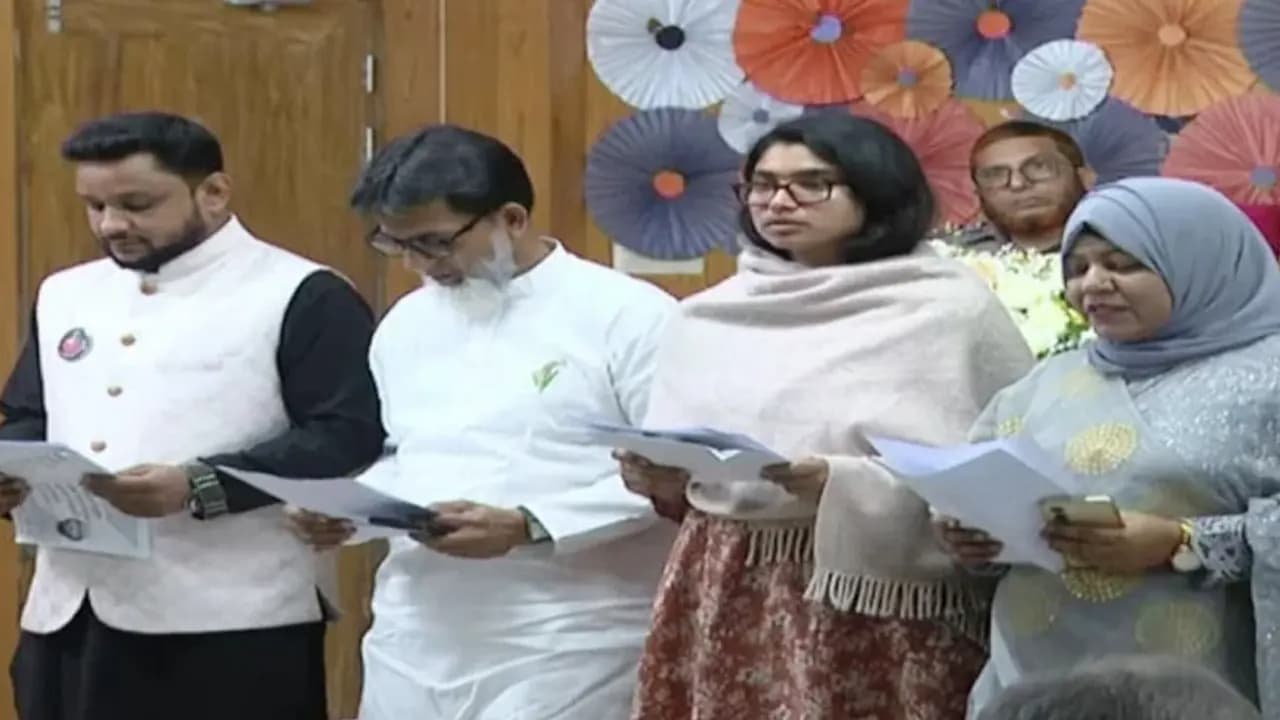 এক মঞ্চে ১১ প্রার্থীর ইশতেহার ঘোষণা