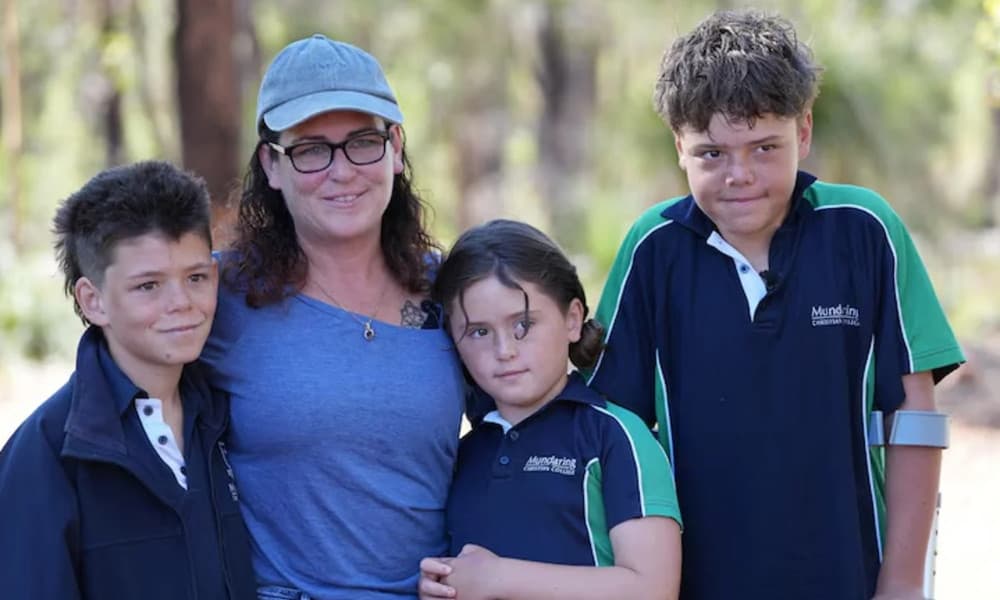 সাগরে ভেসে যাওয়া পরিবারের প্রাণ বাঁচাতে ১৩ বছরের কিশোরের ‘অতিমানবীয়’ লড়াই