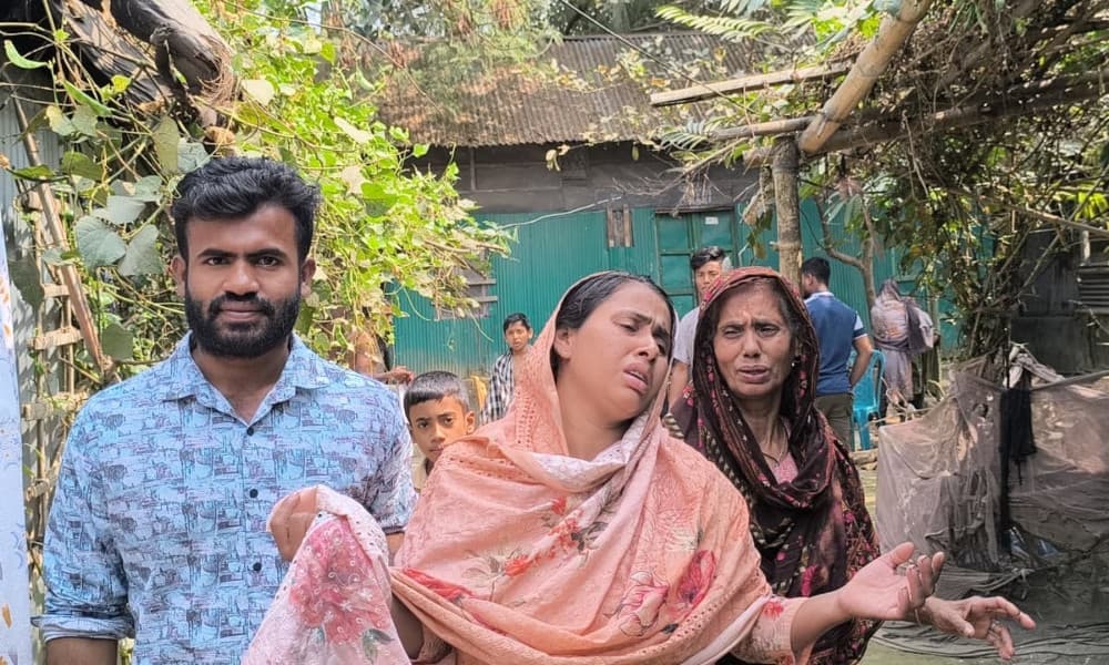 টাকার জন্য নিজ সন্তানকে দত্তক দিয়ে অপহরণের নাটক সাজান মা, অতঃপর…