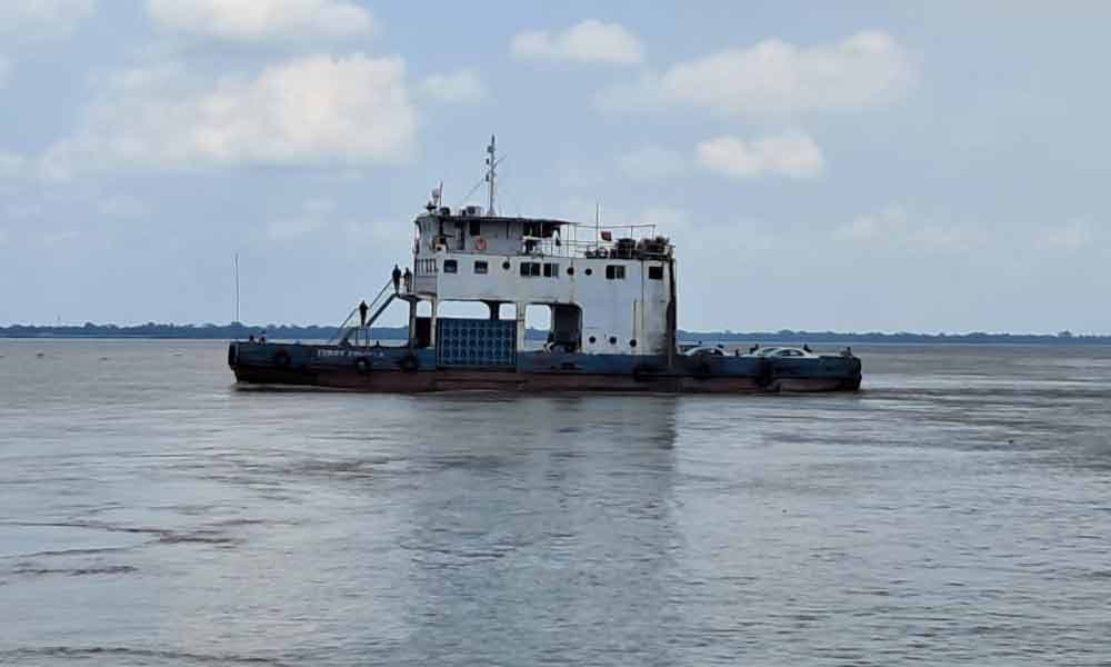 ঘন কুয়াশায় নৌযান চলাচলে সতর্কবার্তা