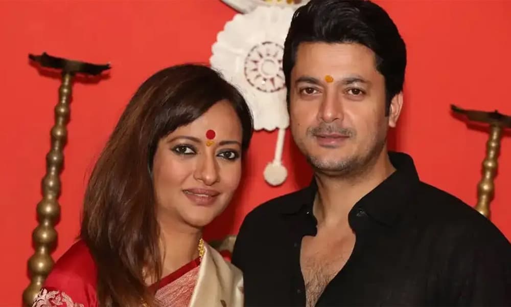 যিশুর সঙ্গে আনুষ্ঠানিকভাবে আলাদা হলেন নীলাঞ্জনা