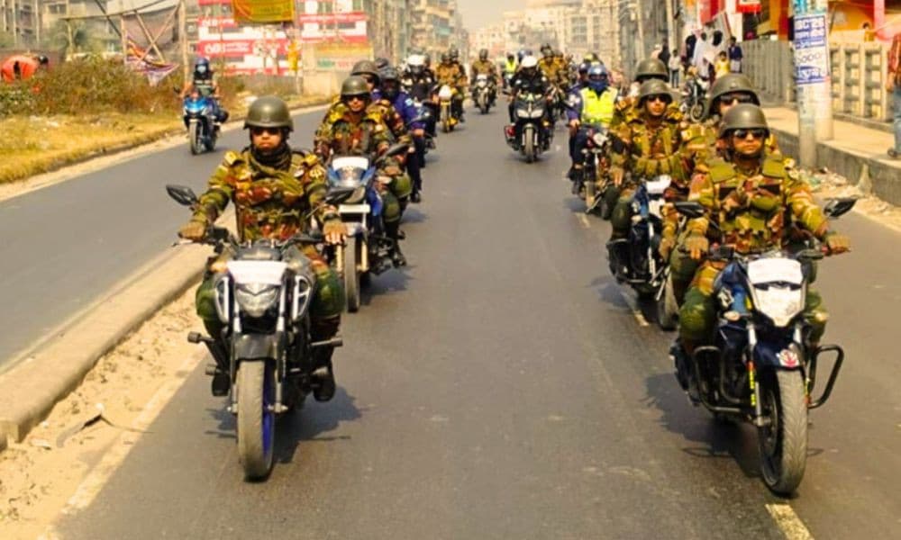 কেরানীগঞ্জে যৌথবাহিনীর মোটরসাইকেল টহলের মহড়া