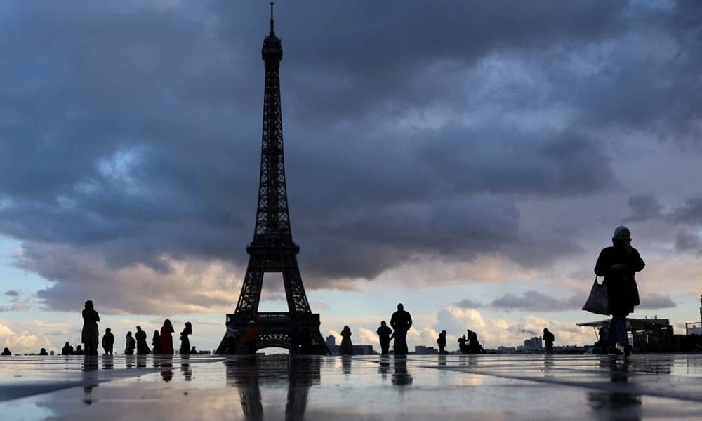 কেন প্যারিসকে বলা হয় ‘ভালোবাসার শহর’?