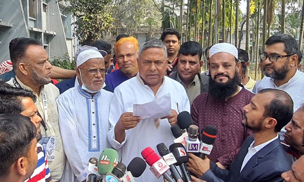 মাদরাসা অধ্যক্ষের বিরুদ্ধে রিটার্নিং কর্মকর্তার কাছে লিখিত অভিযোগ বিএনপি প্রার্থীর