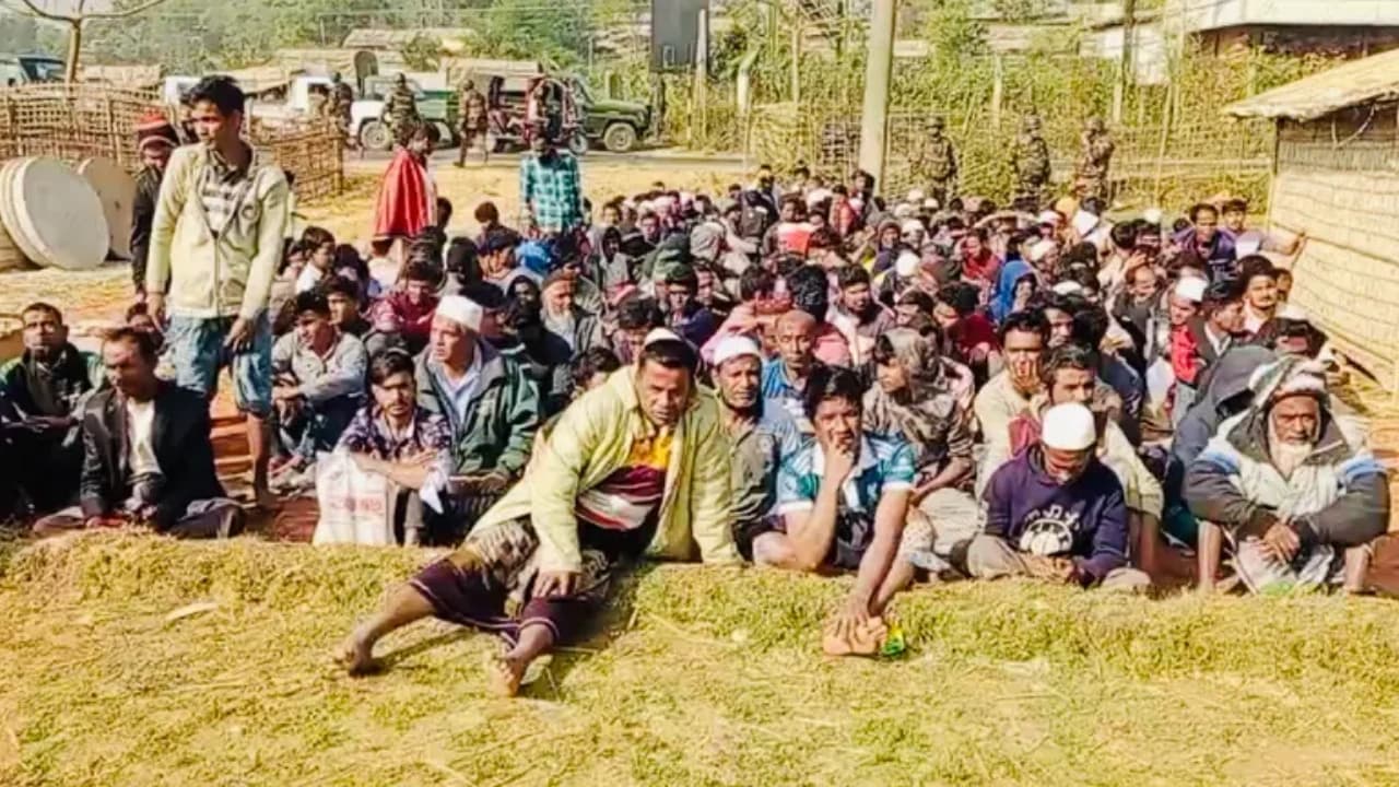 উখিয়ায় ৭ শতাধিক রোহিঙ্গা আটক