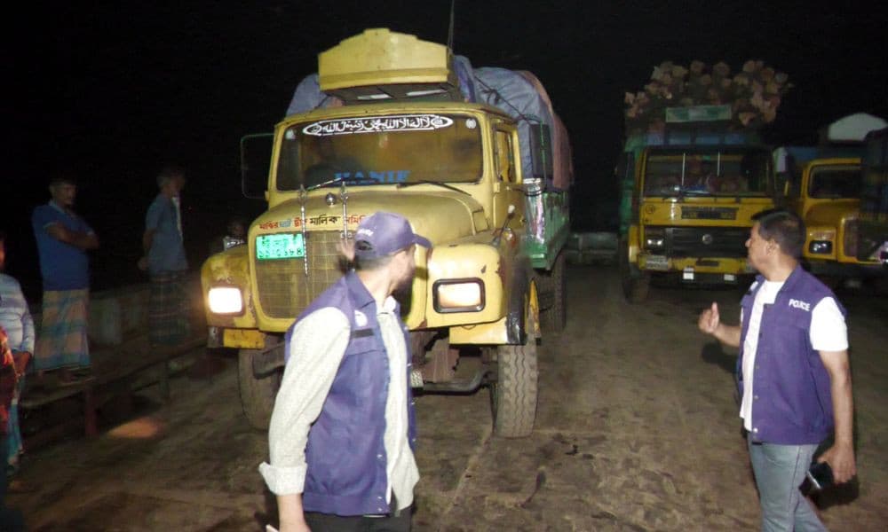 ভোলায় ফেরিঘাট থেকে ১ হাজার ৩৬০ বস্তা সার জব্দ, আটক ১