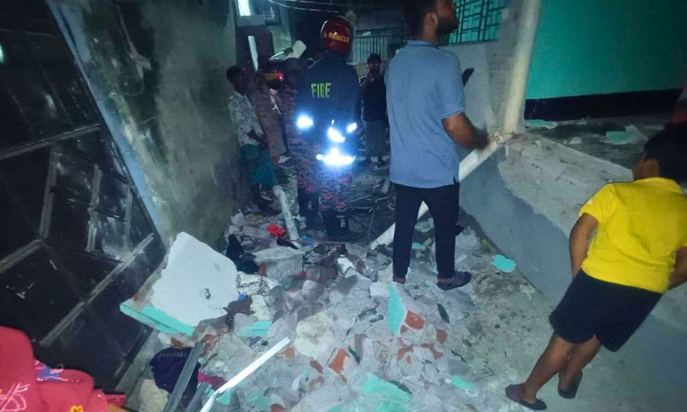 দাউদকান্দিতে জমে থাকা গ্যাস বিস্ফোরণে নারী-শিশুসহ দগ্ধ ৪