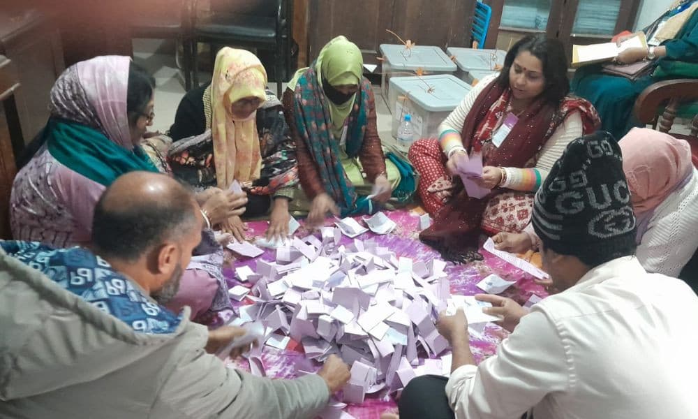 পিরোজপুরে শান্তিপূর্ণভাবে ভোটগ্রহণ সম্পন্ন, চলছে গণনা