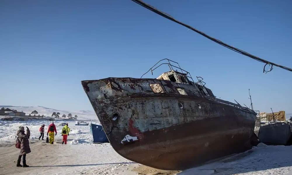রাশিয়ায় পর্যটক বহনকারী বাস হ্রদে ডুবে ৭ চীনা নাগরিকের মৃত্যু