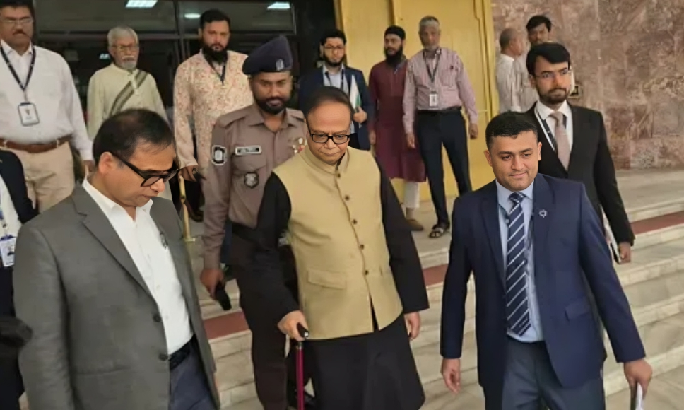 নতুন গভর্নর নিয়োগের খবর, কেন্দ্রীয় ব্যাংক ত্যাগ করলেন আহসান এইচ মনসুর