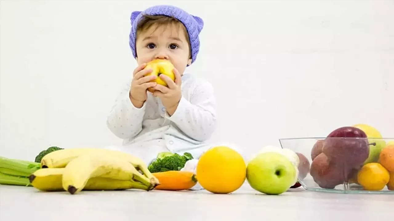 বীজযুক্ত ফল শিশুকে খাওয়ানোর আগে যা জানতেই হবে