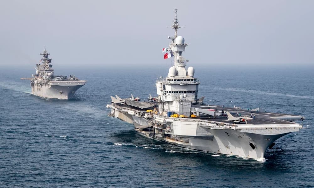 পারমাণবিক শক্তিচালিত বিমানবাহী রণতরী ভূমধ্যসাগরে পাঠাচ্ছে ফ্রান্স