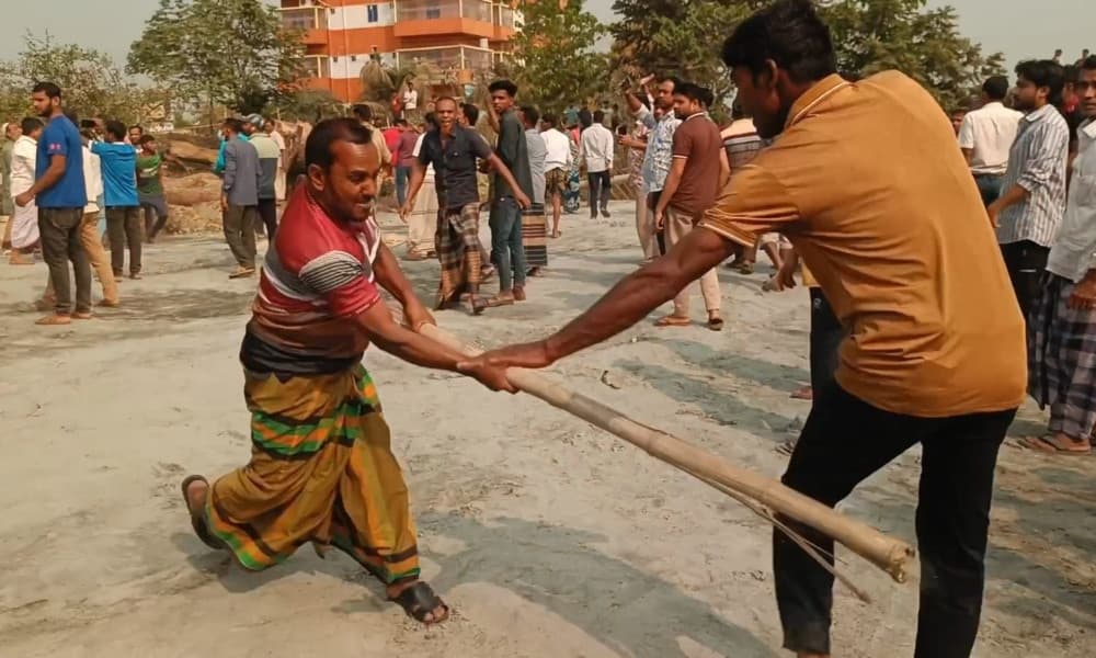 সরাইলে মানববন্ধনে হামলা, নারীসহ আহত ১০