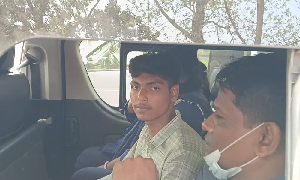 কিশোরগঞ্জে জাল ভোট দেওয়ার অভিযোগে এক যুবককে কারাদণ্ড ও জরিমানা