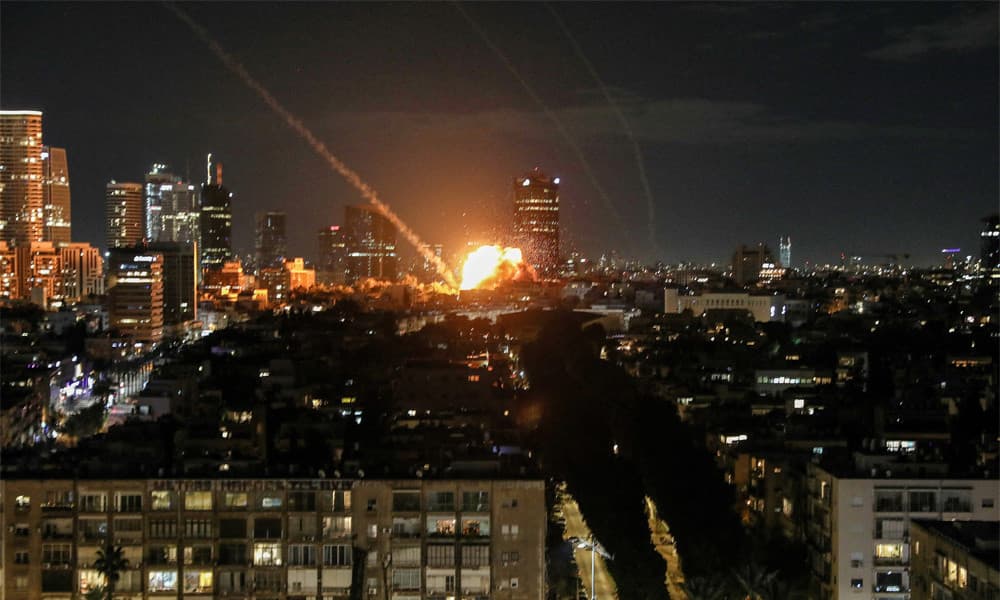 ইসরায়েলের সরকারি কমপ্লেক্স ও সামরিক কেন্দ্রে ইরানের হামলা