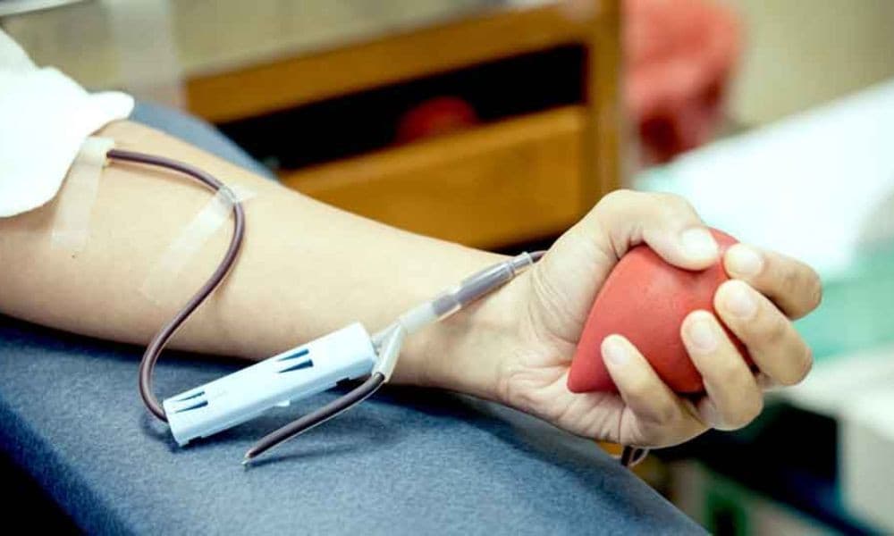 রক্তদানের ২৪ ঘণ্টার মধ্যে কী হয়, জানেন?