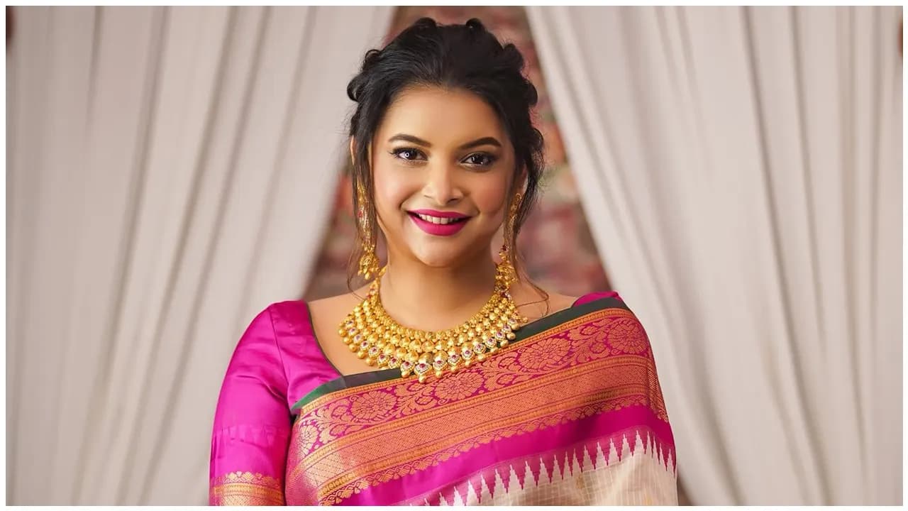 শাড়ি নাকি আবায়া পরব’, ভোটের আগে ফারিয়ার প্রশ্ন