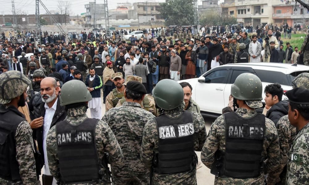 পাকিস্তানে মসজিদে বিস্ফোরণের মূল পরিকল্পনাকারীসহ গ্রেপ্তার ৪
