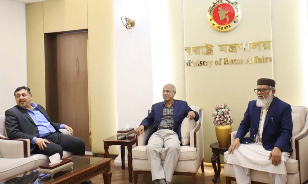 কারা অধিদপ্তরকে ১৩ হাজার ধর্মীয় বই উপহার