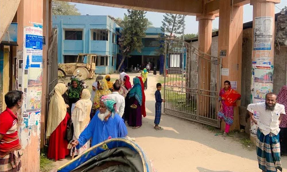 টিসিবির পণ্য না পেয়ে ফিরে গেলেন নিম্ন আয়ের মানুষ