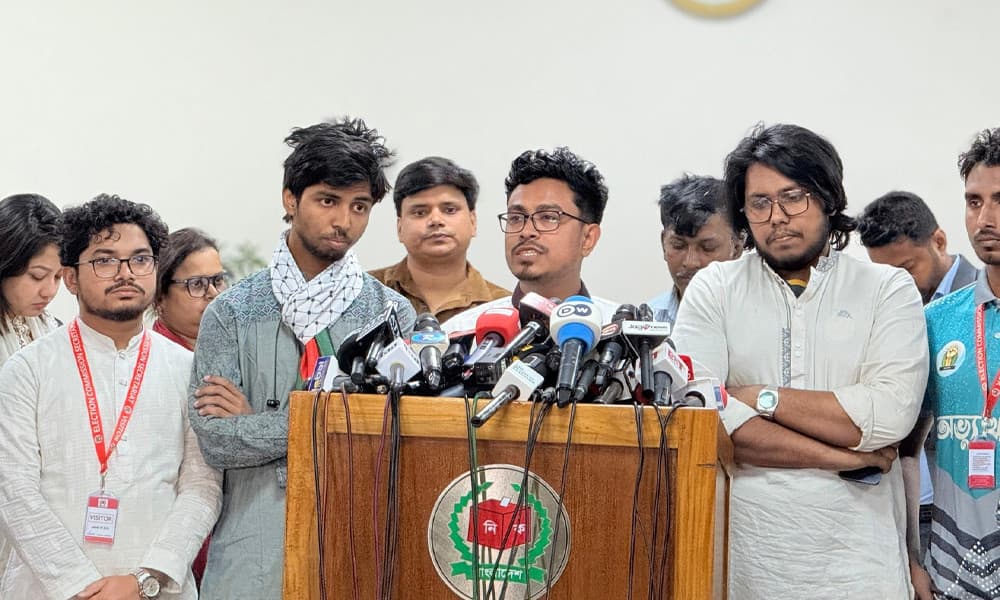 নির্বাচন কমিশনে ডাকসুর ৪ দাবি