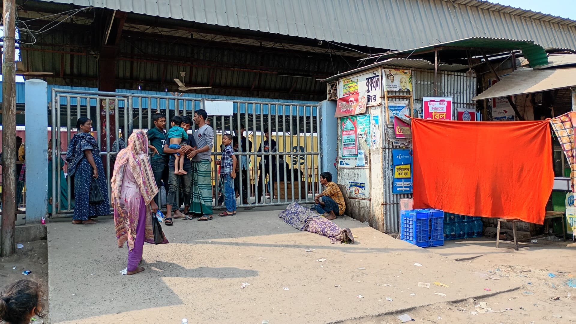 আখাউড়া রেলস্টেশনে মিলল এক বৃদ্ধের মরদেহ