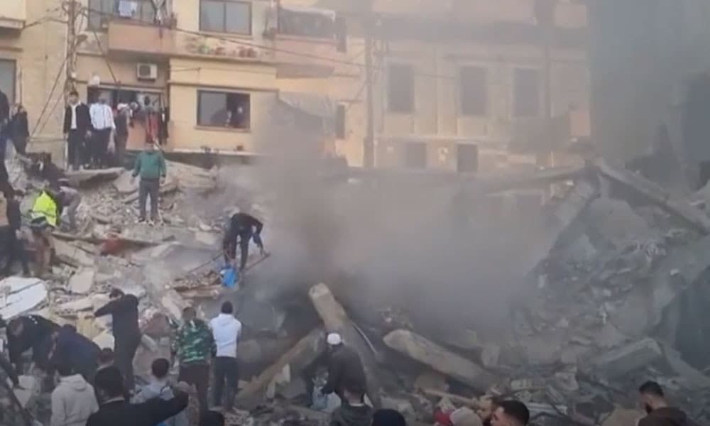 লেবাননে ভবন ধসে নিহত কমপক্ষে ৯, জীবিতদের সন্ধান চলছে