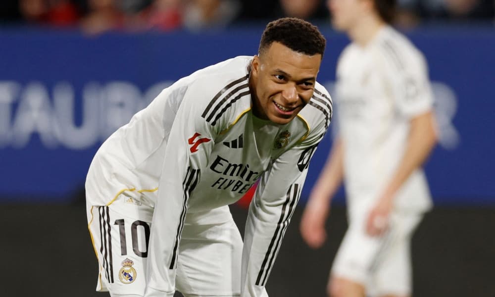 ১৫ বছর পর রিয়ালের এমন হারে শীর্ষে উঠার সুযোগ পেল বার্সা