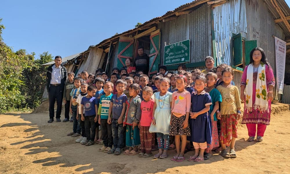 ঝুপড়ি ঘরের এক কক্ষে পাঁচ শ্রেণির পাঠদান, চার বছরেও হয়নি নতুন ভবন