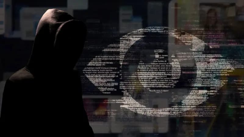 এখনও কি ফোনে আড়ি পাতছে সরকার?