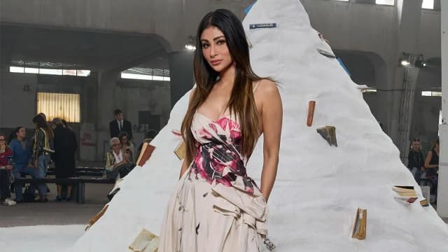 হেনস্তার শিকার মৌনী রায়