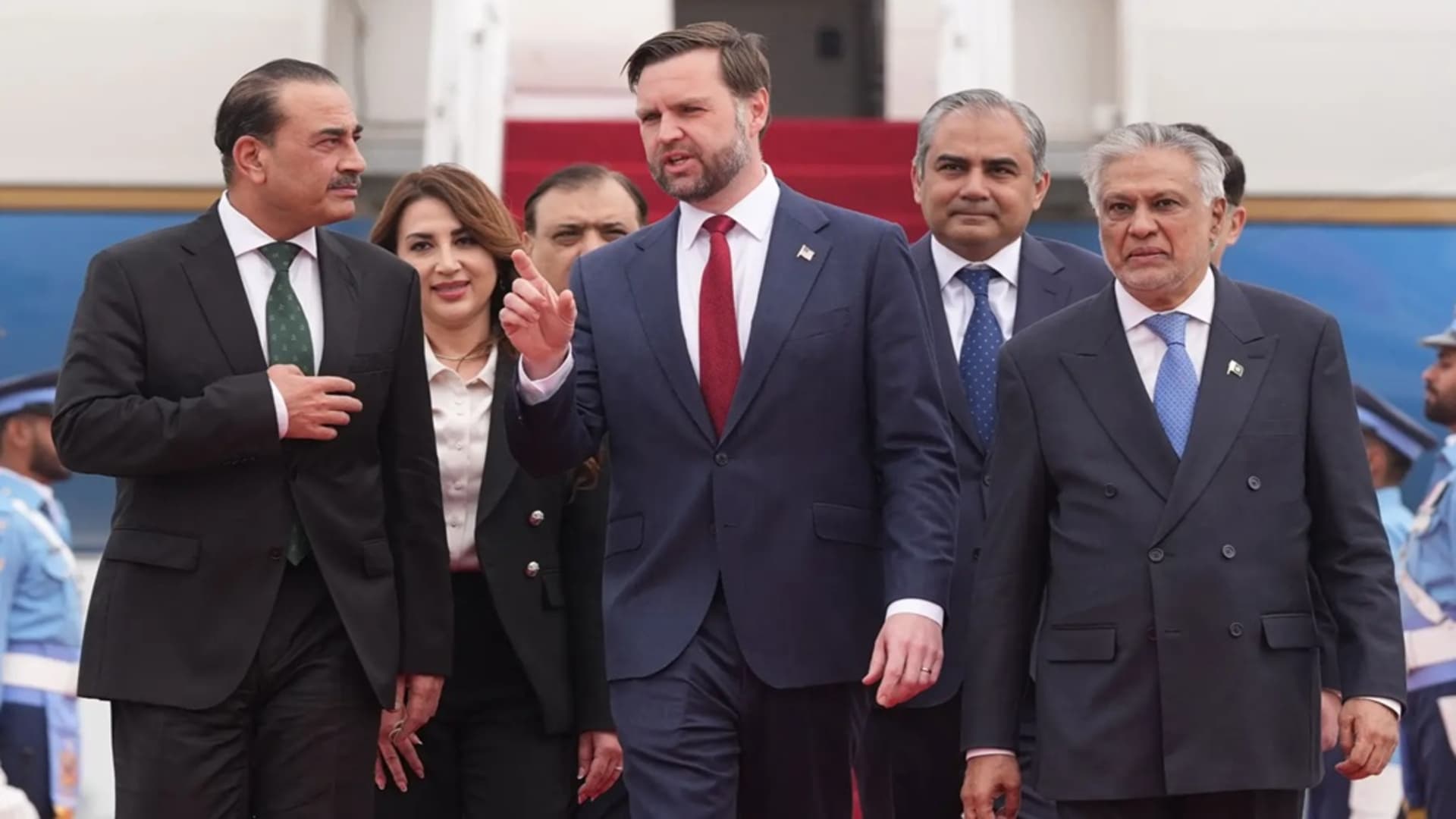 ইরান-যুক্তরাষ্ট্র আলোচনা ব্যর্থ, কোনো চুক্তি ছাড়াই ফিরছেন জেডি ভ্যান্স