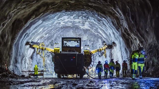 বিশ্বের দীর্ঘতম ১০ সুড়ঙ্গের কোনটি কোন দেশে