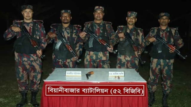 বড়লেখা সীমান্তে পরিত্যক্ত অবস্থায় অস্ত্র ও গুলি উদ্ধার, বিজিবির অভিযান