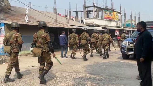 দলীয় পদ ফিরিয়ে দেওয়ার দাবিতে বিএনপি নেতাকর্মীর মানববন্ধনে হামলা, আহত ৫