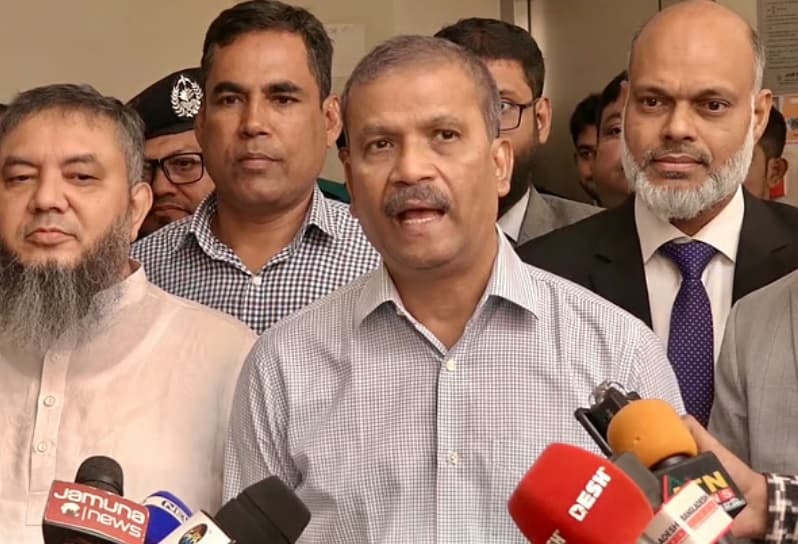 'দৃঢ় অবস্থানে সরকার', জাতীয় নির্বাচন ফেব্রুয়ারিতেই নিশ্চিত করলেন আসিফ নজরুল