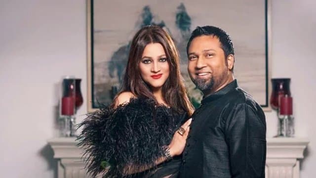 গান বাংলার তাপসের দেশত্যাগে নিষেধাজ্ঞা, স্ত্রী ফারজানা মুন্নীর আয়কর নথি জব্দের আদেশ